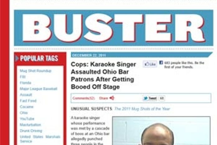 Homem é preso por bater em clientes de karaokê após ter sido vaiado