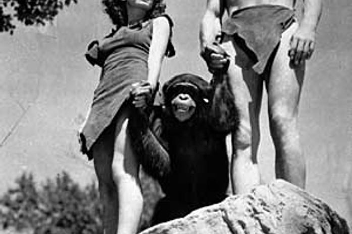 Johnny Weissmuller, à direita, como Tarzan;
Maureen O'Sullivan, como Jane, e Cheetah, em
cena de 1932.