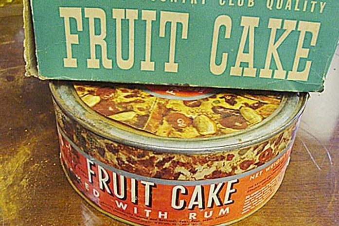 Bolo de frutas de 70 anos é leiloado por quase R$ 1 mil nos EUA