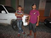 Motorista abordado 