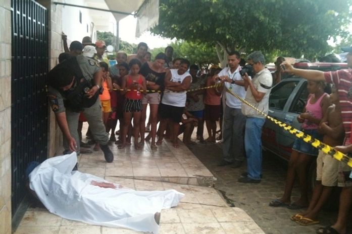 Mãe e quatro filhos são acusados de matar vigilante do Ifal a facadas