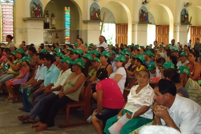 Mais de mil limoeirenses participam de romaria em Juazeiro do Norte