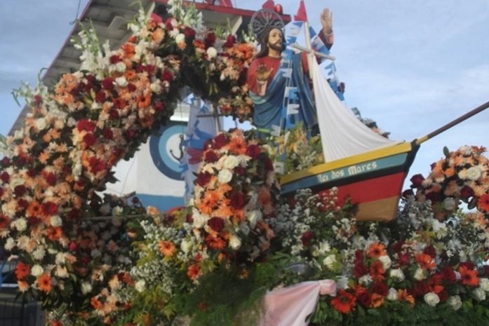 Festa de Bom Jesus dos Navegantes atrai milhares de fiéis em Penedo