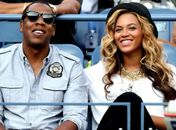 Jay-Z e Beyoncé durante partida de tênis, em junho
