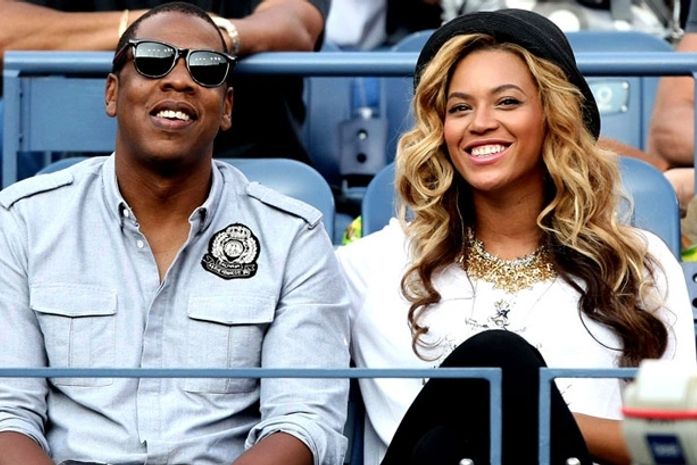 Jay-Z e Beyoncé durante partida de tênis, em junho