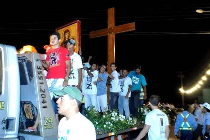 Cruz Peregrina é recebida com festa em Arapiraca