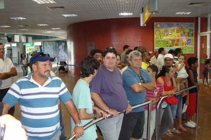 Torcida do CSE esperando por Tùlio.