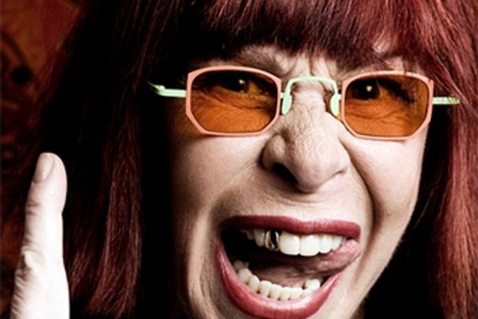 Rita Lee mostra bunda em show e surpreende plateia. Veja vídeo