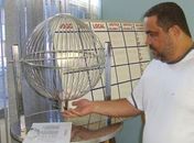 Osvaldo Barbosa foi escolhido para realizar o sorteio.