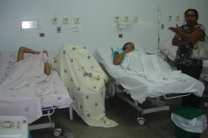 Superlotação faz Santa Mônica suspender atendimento