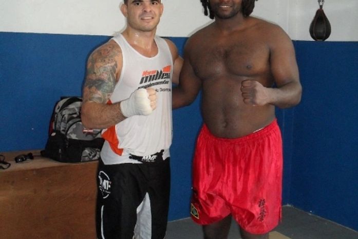 Thiago Jambo treinando em Salvador.