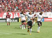 Titulares do Corinthians brilham, mas reservas do Fla garantem empate