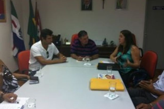 Mauricio, Almeida e Paula falando da Iluminação de Jaraguá