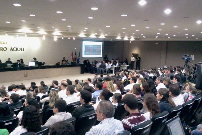 Julgamento Ceci Cunha: Acusação sustenta condenação dos acusados