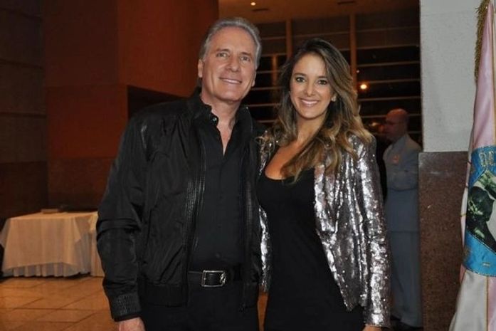 "Ter filhos nesta idade alimenta a relação", diz Roberto Justus
