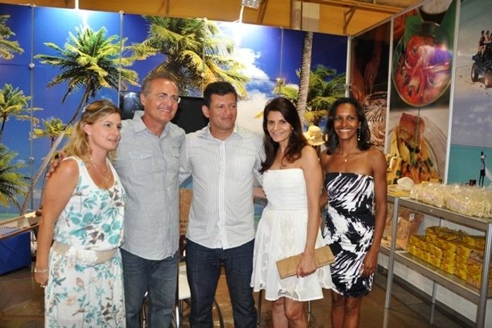 Renan visitou vários estandes na feira, entre eles o de Maragogi