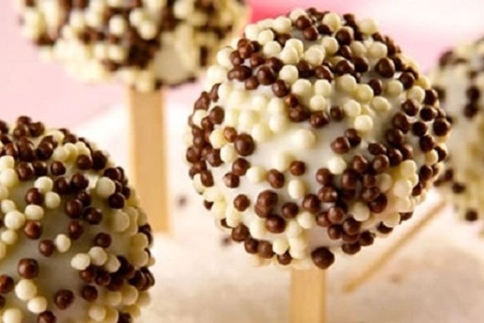Bolo de chocolate diferente (feito no palito)