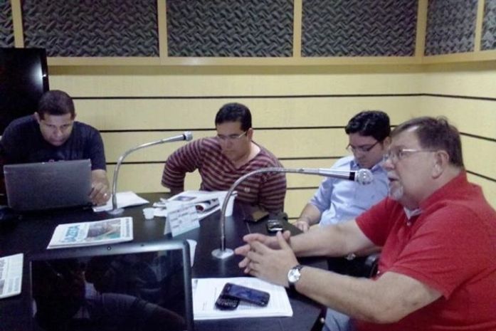 Anizão e França Junior participando entrevista na rádio em Arapiraca