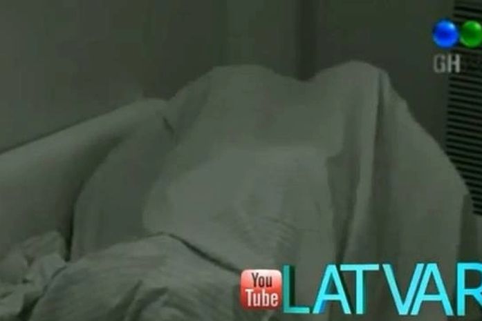 Casal faz sexo com e sem edredom no ‘Big Brother’ argentino