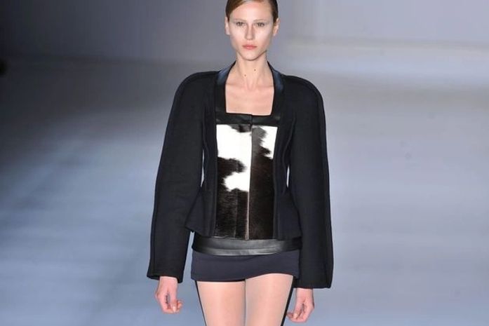 Fim do mundo é a inspiração de peças de Gloria Coelho