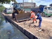 Slum intensifica limpeza de canais para evitar transbordamentos
