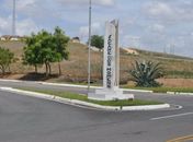 Bando faz comerciantes reféns, roubam R$ 12 mil e levam carro das vítimas