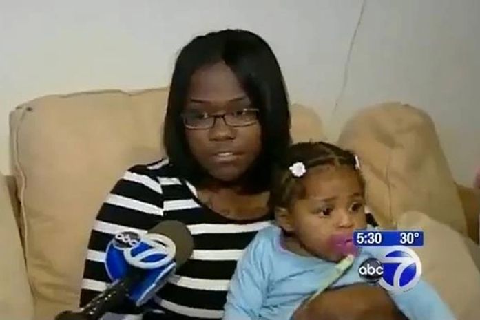 Mãe se indigna após bebê ser achada com rato na boca em creche