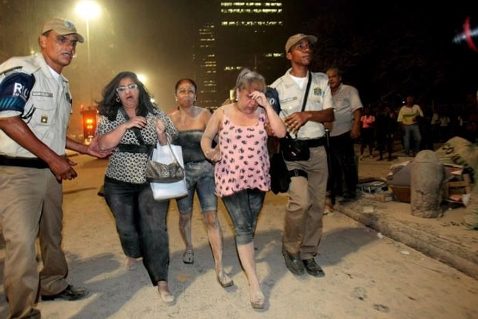 Prédio desaba no Centro do Rio de Janeiro e deixa 11 vítimas