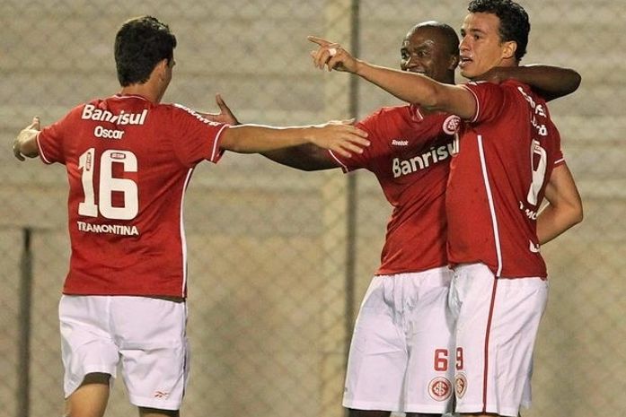 Damião marca em vitória magra do Inter sobre o Once Caldas