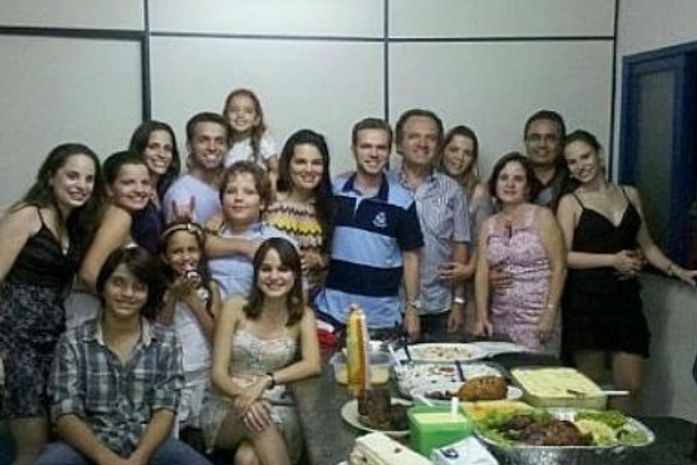Imagem mostra o prefeito Marcos Santos e o ex-deputado federal Francisco Tenório em comemoração natalina
