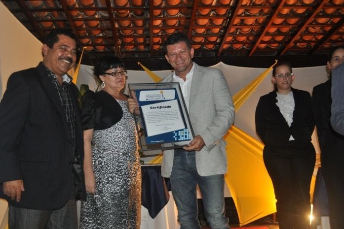 Marcos Madeira é homenageado pelo trabalho realizado no Turismo