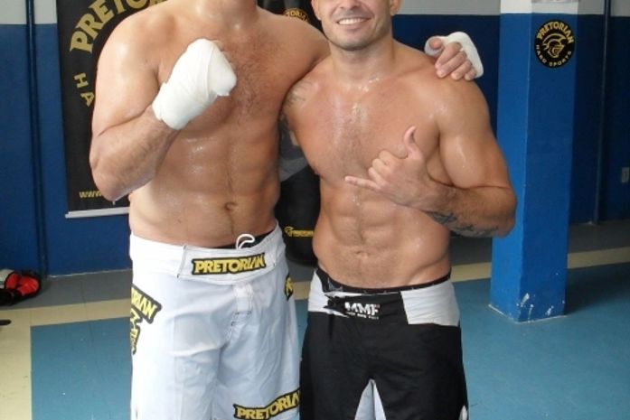 Thiago Jamb com o campeão dos pesos pesados do UFC, Junior Cigano.