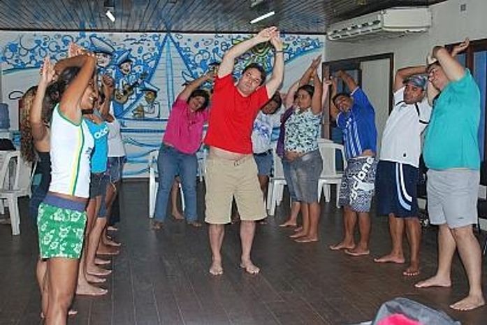A oficina de teatro ministrada por Licurgo Spinola conta com a participação de adolescentes