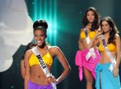 Miss Universo pede US$ 50 mil e está fora da Vila Isabel