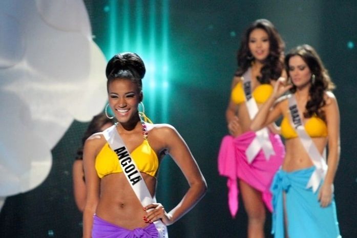 Miss Universo pede US$ 50 mil e está fora da Vila Isabel