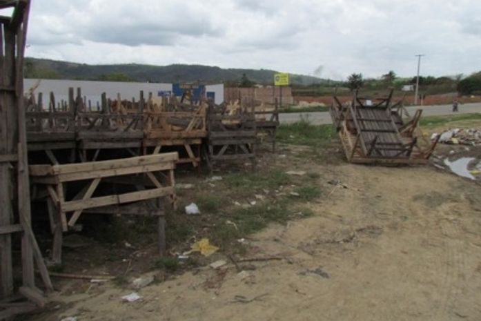 Bancas de feira estão sendo usadas para prática de sexo