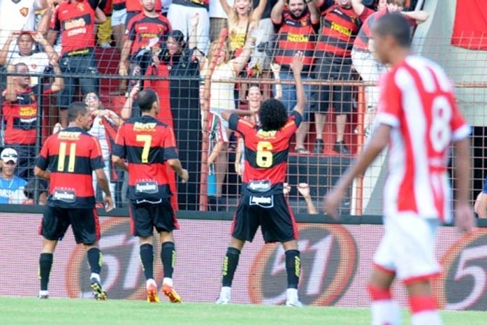 Com início arrasador, Sport bate o Náutico em jogo de muitos gols: 4 a 3