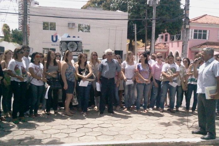 Enfermeiros e odontólogos aderem à greve em 40 municípios