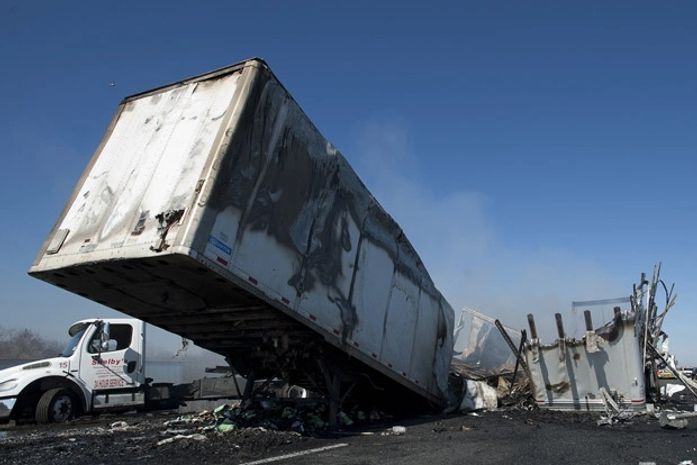 Acidente em rodovia da Flórida, nos Estados Unidos, deixou 10 mortos no domingo (29)