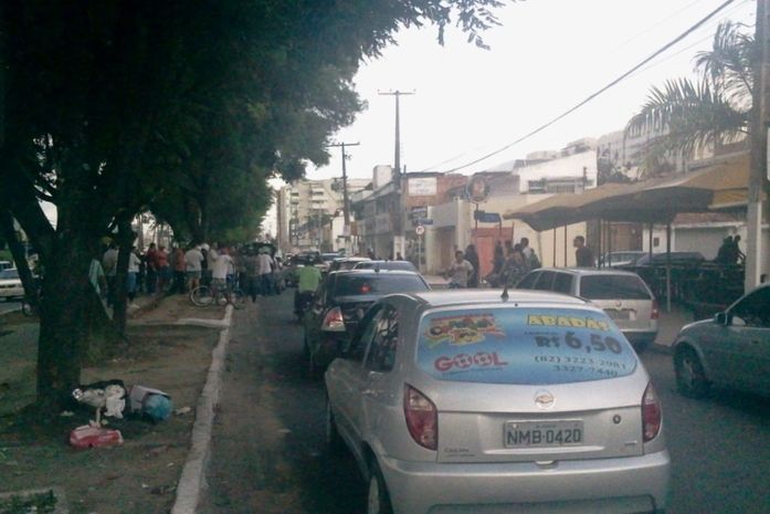 Criminosos são presos na Amélia Rosa, em Maceió.