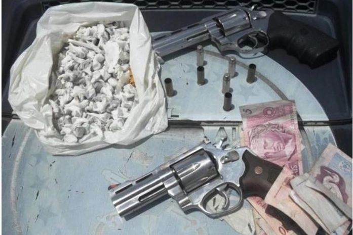 Material apreendidos com os traficantes