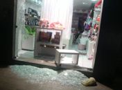 Vitrine ficou quebrada