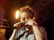 Cantor faz sucesso na Europa