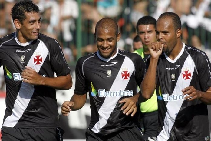 No calor de "Moça Bonita", Vasco vence o Bangu pelo carioca