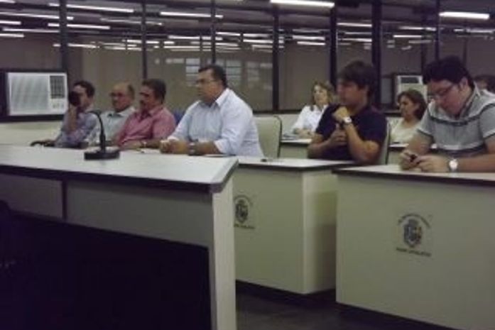 Os tucanos reunidos