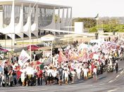 Servidores ameaçam fazer greve em abril se pedidos não forem aceitos