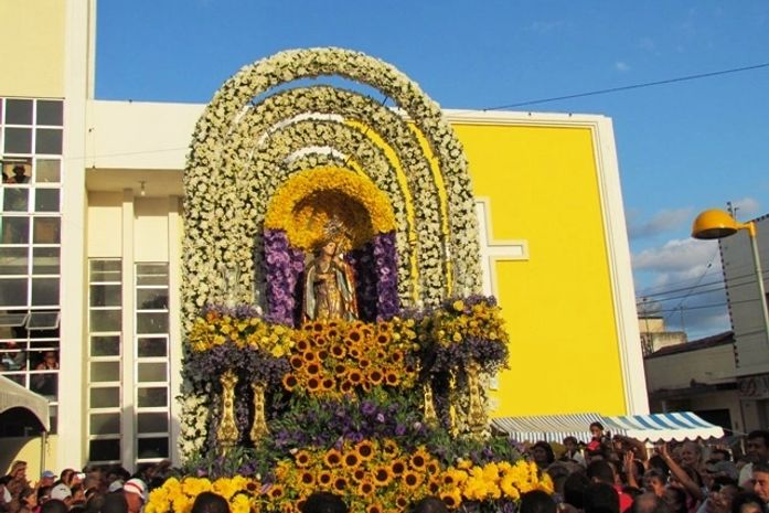 Procissão de Santa Maria Madalena reúne milhares de pessoas em União dos Palmares
