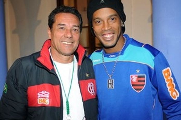 Ligação de Patricia faz R10 decretar saída de Luxa : ‘Já era, já foi’