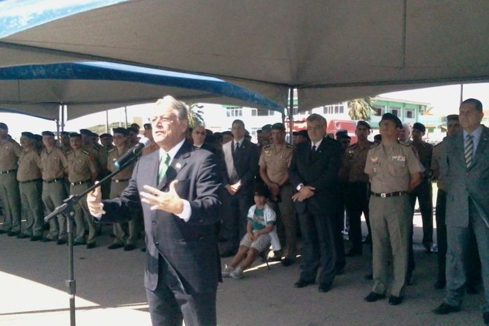 Vilela lamenta candidatura de Célia e assegura apoio a Teófilo