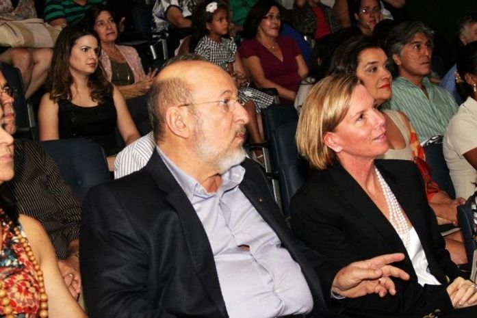 José Carlos,entre sua esposa e a Fernanda Vilela, ainda aparece Renata do Sebrae-Al